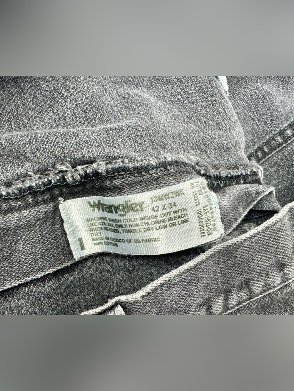 Wrangler Jeans Men's 42x33 Black Cowboy Western Outdoors 13MW2WK Lot Of 2 - Picture 3 of 12